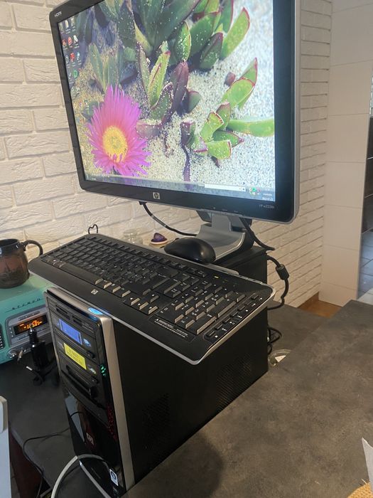 Komputer stacjonarny hp Pavilion cały zestaw