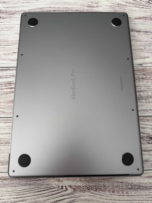 MacBook Pro 14" 2023 M2 Pro/16GB RAM/1Tb SSD