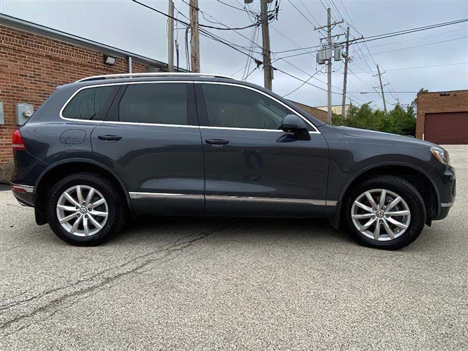 Volkswagen Touareg      2015