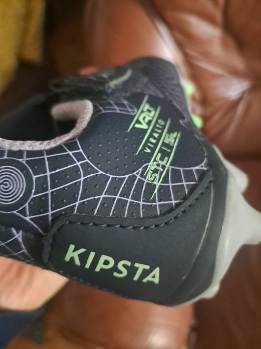 10€ chuteiras de criança, calça como novas 27/28