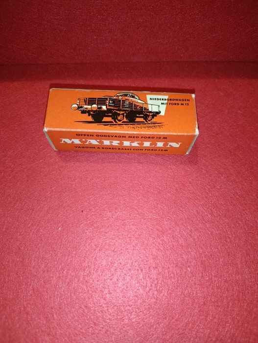 Marklin 4504 Vagão Mercadorias com Ford Taunus 12M