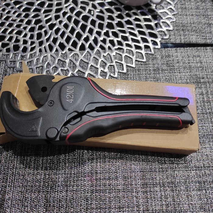 Nożyce do rur fi 42