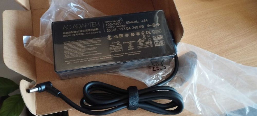 adaptador ac carregador portátil ADP-240EB b