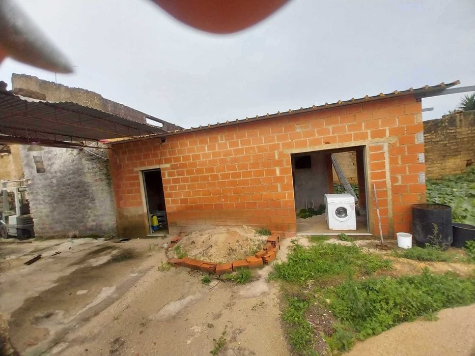 Vivenda para reconstrução em aldeia