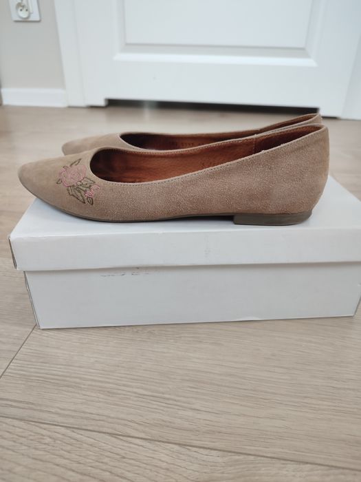 Baleriny buty skórzane Ryłko z różą 39