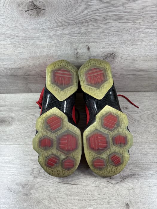 Nike Lebron чоловічі кросівки 41 розмір
