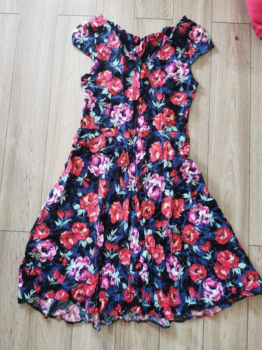 Sukienka w kwiaty