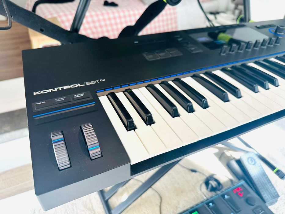 Teclado Native Instruments Kontrol S61 MK3