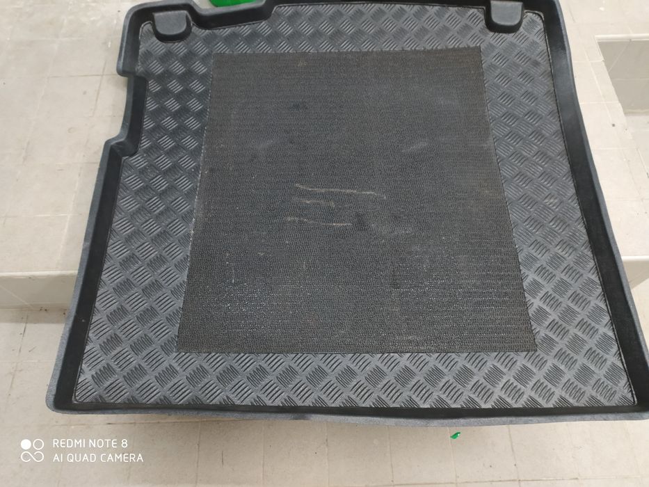 Ford Mondeo  Mk5Mata wykladzina bagażnika