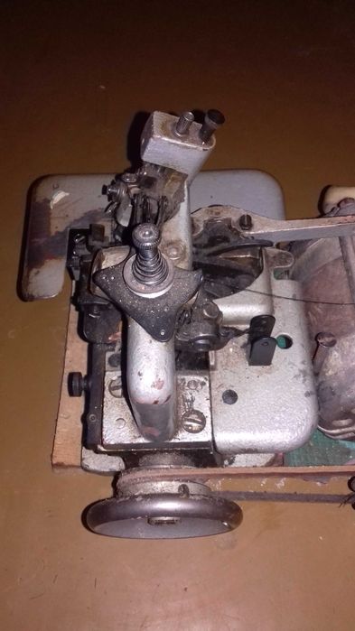 Продам оверлок 51 кл. (2 нитки) с мотором 220 Вт.