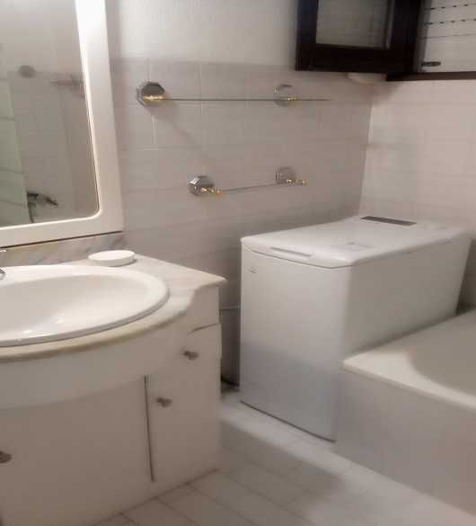 Moradia T2-R/C, Mobilada, Aroeira, Charneca Caparica num condomínio.