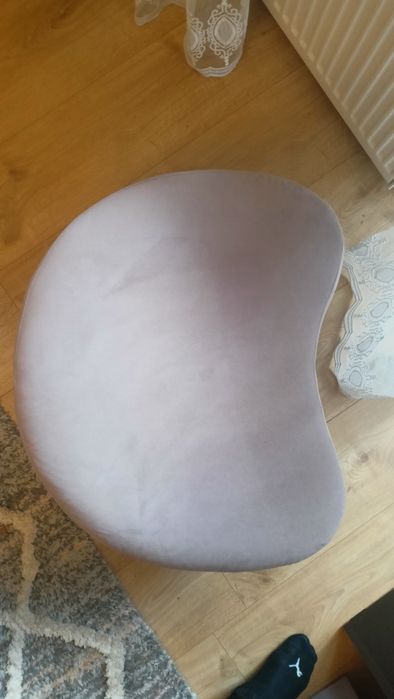 Pufa, otwierana, jak nowa.