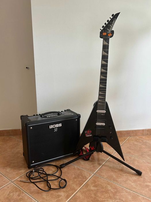 Guitarra Jackson King + Boss Katana 50 gen3