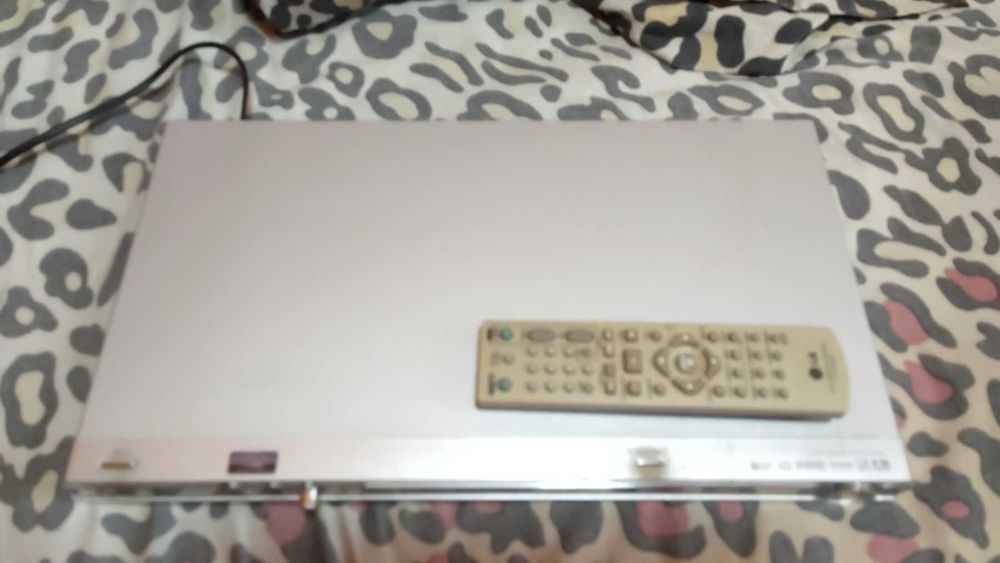 DVD player LG dk589xb с функцией караоке