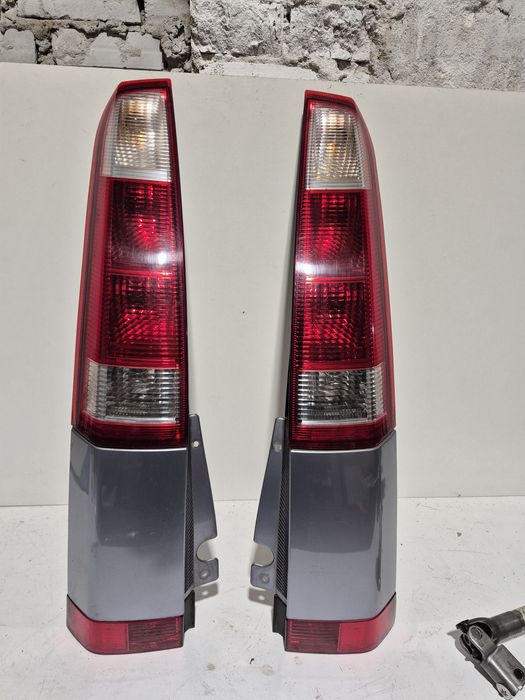 Lampa tylna lewa  Meriva A. Kolor Z163.