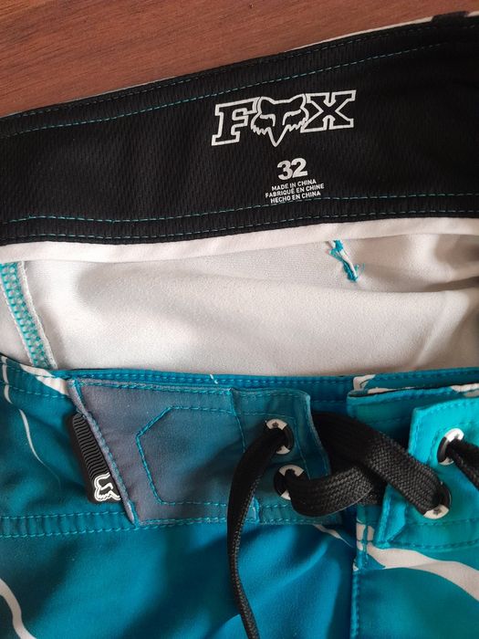 FOX BoardShorts Calções de Praia Tam.32
