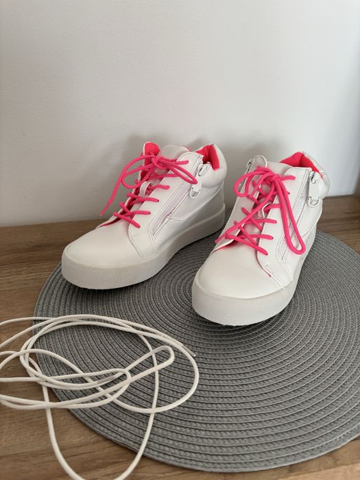 Buty sneakersy nowe r.37