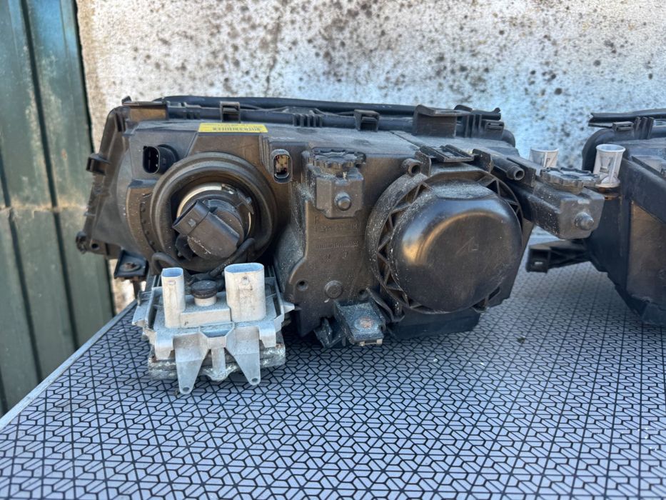 Vendo faróis xenon originais BMW e46 fase 2