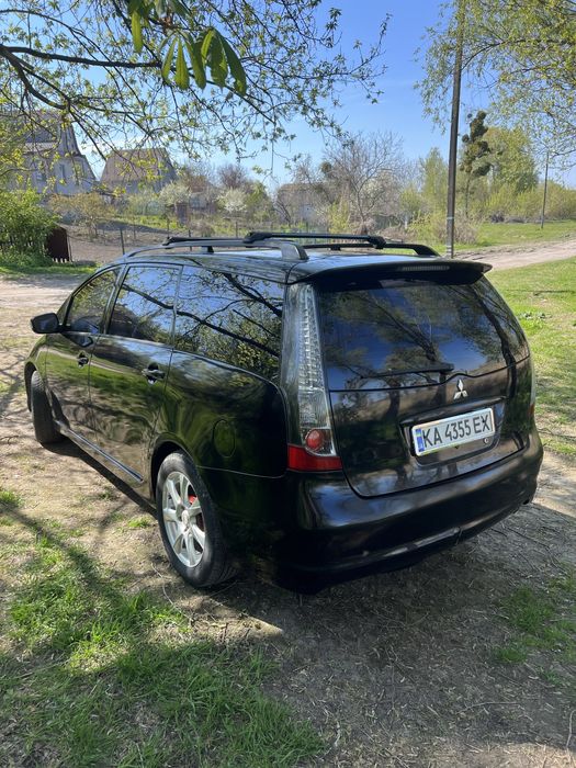 Mitsubishi Grandis 2,4 газ бензин автомат.