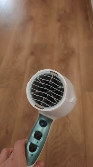 Suszarka remington shine therapy