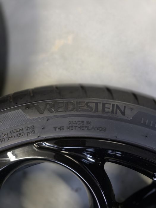 Felgi aluminiowe z oponami 225/40R18 Alfa Romeo Giulietta