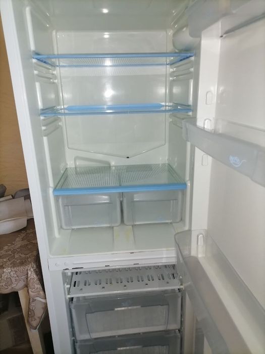 Холодильник INDESIT
