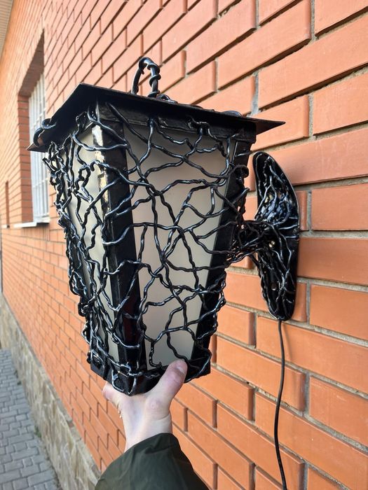 Продам кованный фонарь в частный дом