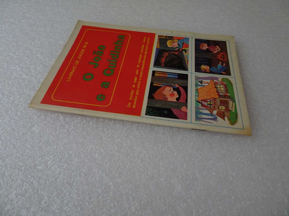 Caderneta de cromos completa - O João e a Guidinha