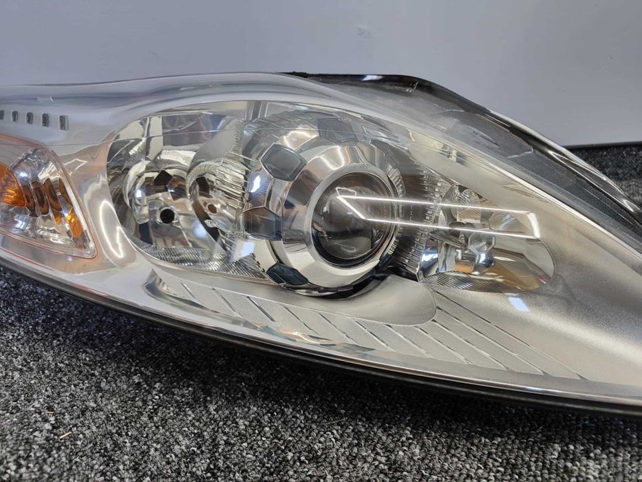 Reflektor Xenon Ford Mondeo MK4 przed lift zregenerowany prawy