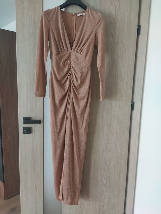 Piękna długa sukienka