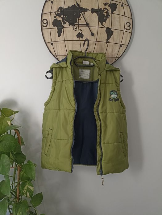 Bezrękawnik/kamizelka z kapturem roz.140 Berti NKD