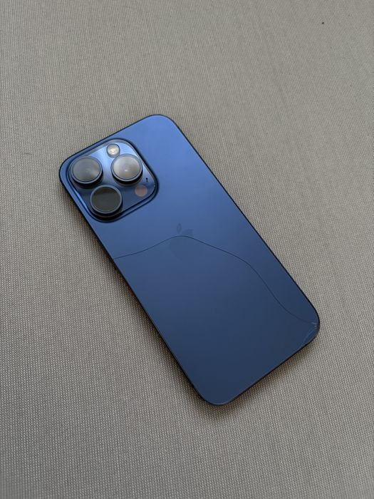 iPhone 15 Pro niebieski