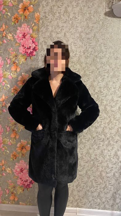 Шубка искусственная черная amisu