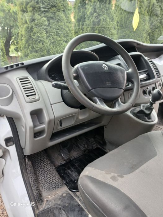 Renault trafic 2011 2.0 dci części