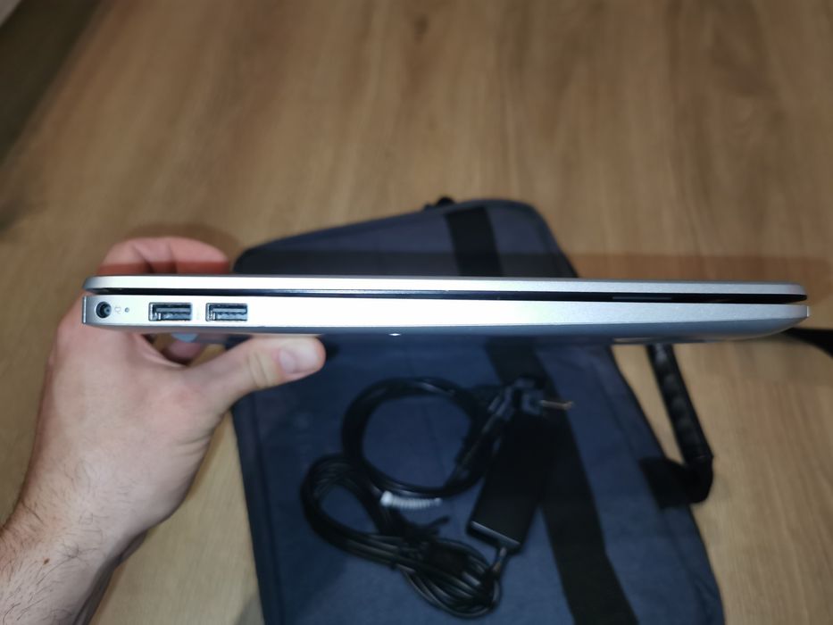 Laptop HP 15s-fq0930nw Celeron N4020/8GB/256SSD/15,6"FHD/Win11 + Torba