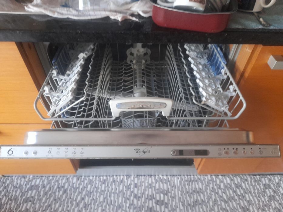 Máquina lavar loiça whirlpool avariada