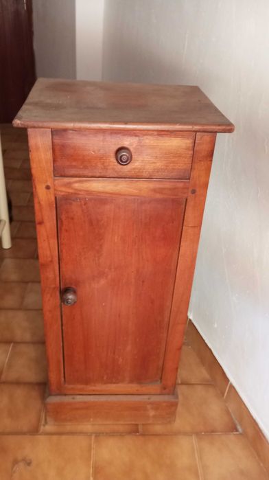 Mesinha de Cabeceira Antiga
