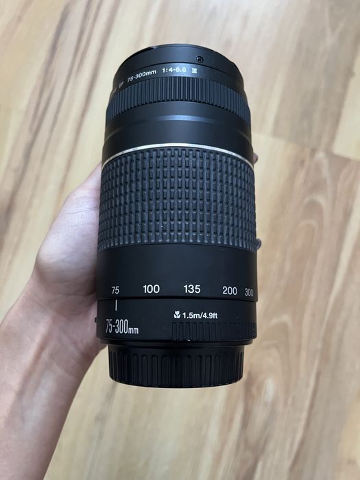 Lustrzanka Canon EOS1300D