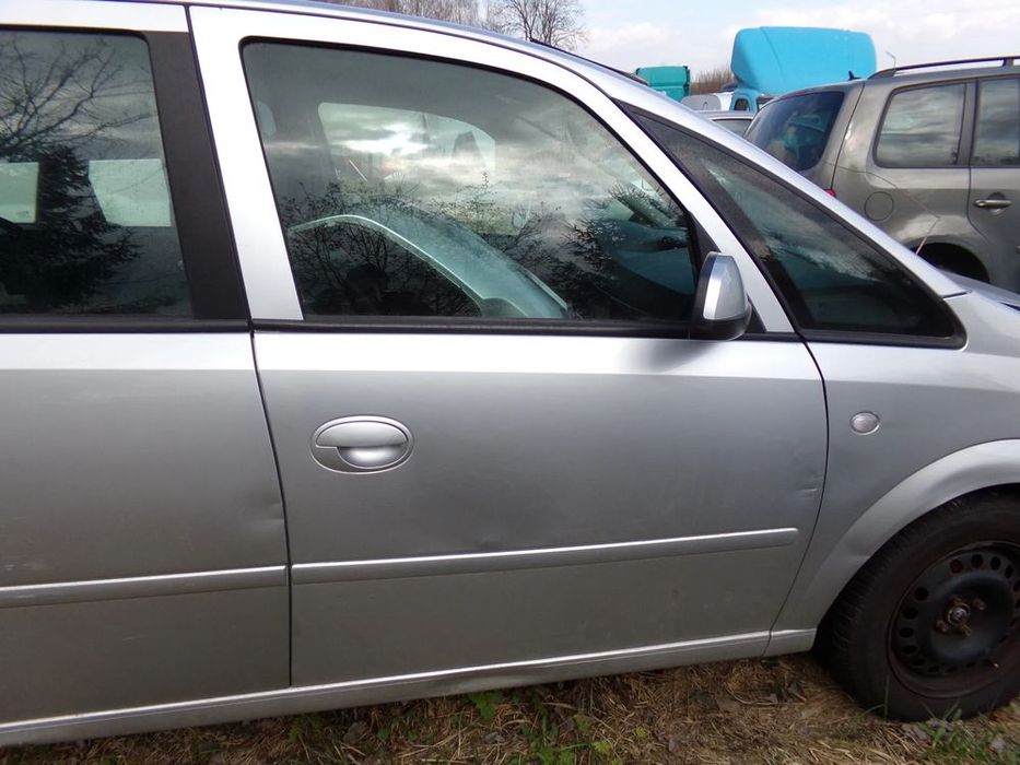 drzwi prawy przód opel meriva a z157
