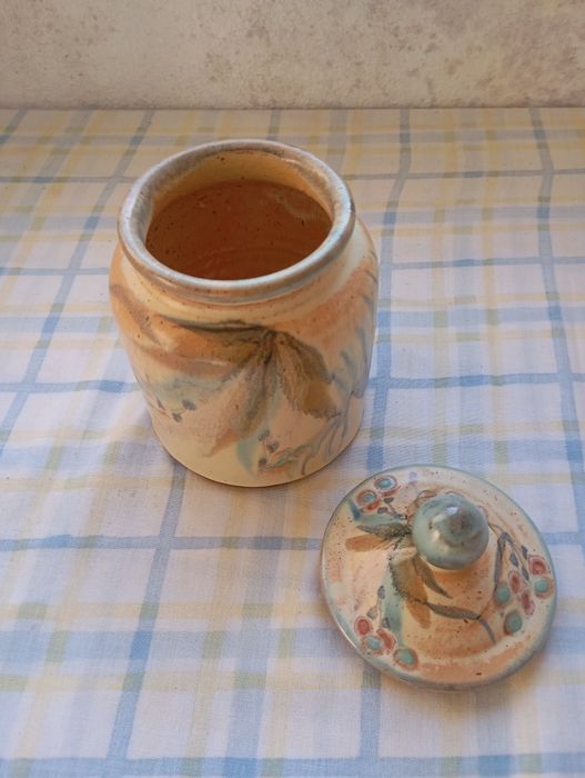 Pote em cerâmica artesanal com tampa – decoração rústica