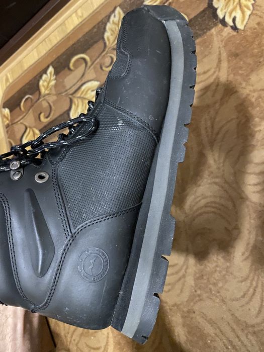 Продам высокие ботинки