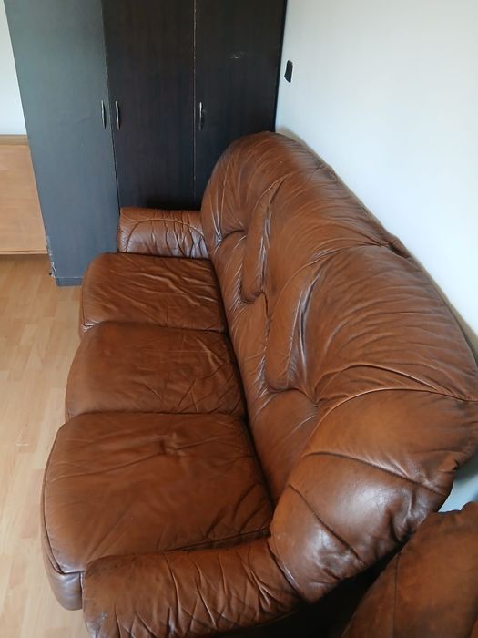 Sofá em pele com cadeirão