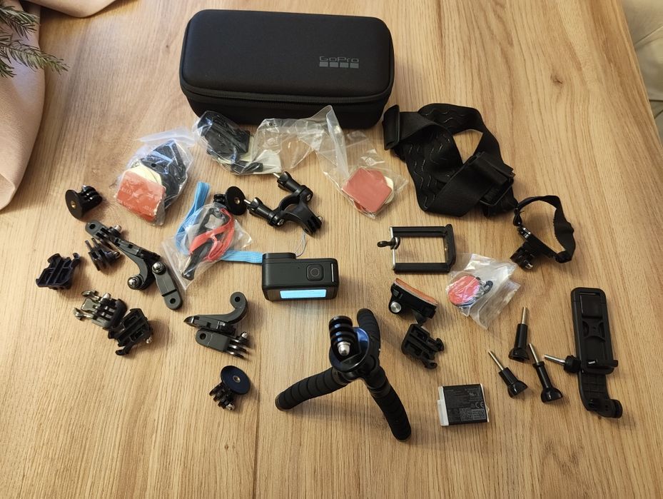 GoPro Hero 11 Black + mnóstwo akcesorii.