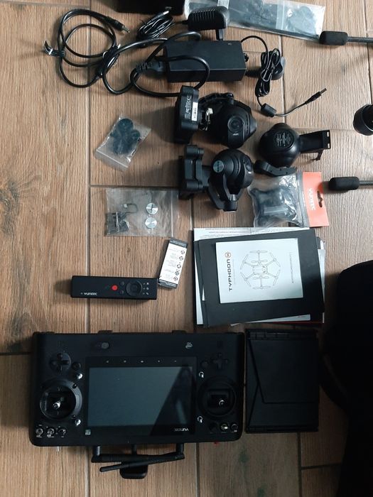 Yuneec Typhoon H bogaty zestaw