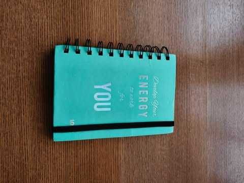 Zielony notes z gumką