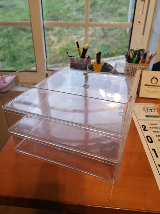 Tabuleiros porta documentos transparentes