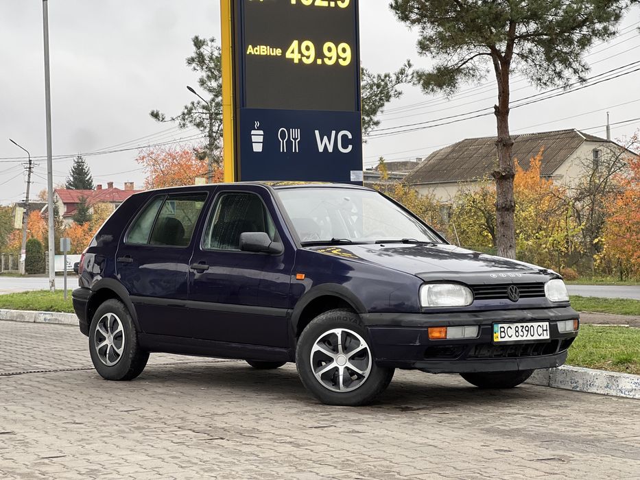 Volkswagen Golf 3 1995 p 1.6 Бензин !