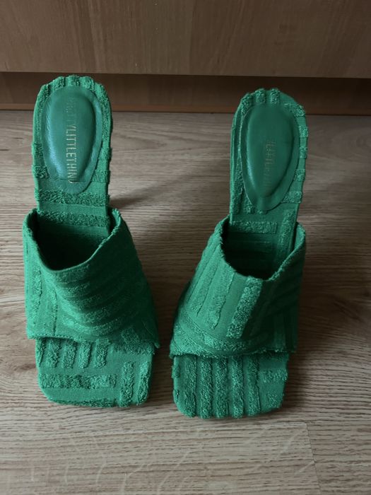 шльопанці на каблуку