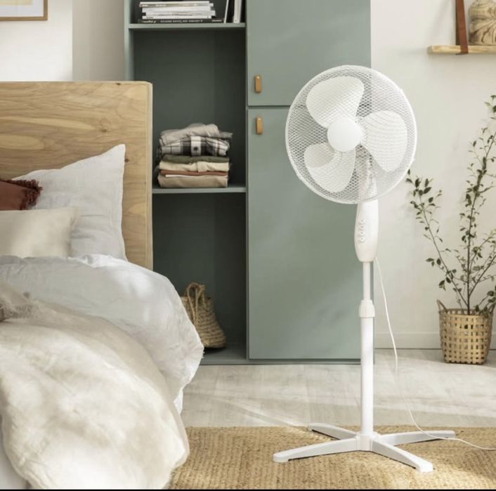 Ventoinha de Pé Branca 40cm - 3 Velocidades - Altura Regulável