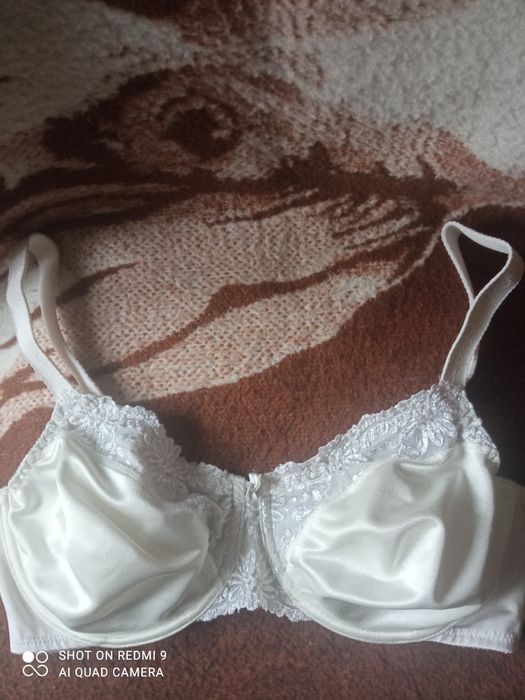 Biustonosz 90 C kolor ecru